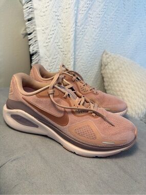 Nike Structure 26 Road Running Shoe